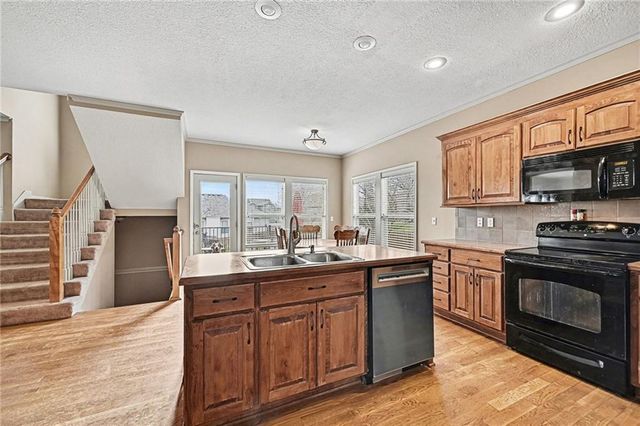 20811 W 48th Street, Shawnee, KS 66218