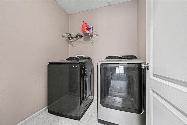 20811 W 48th Street, Shawnee, KS 66218