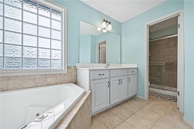 20811 W 48th Street, Shawnee, KS 66218