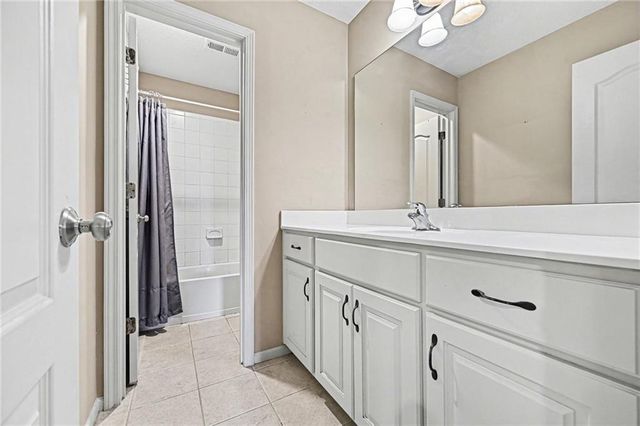 20811 W 48th Street, Shawnee, KS 66218