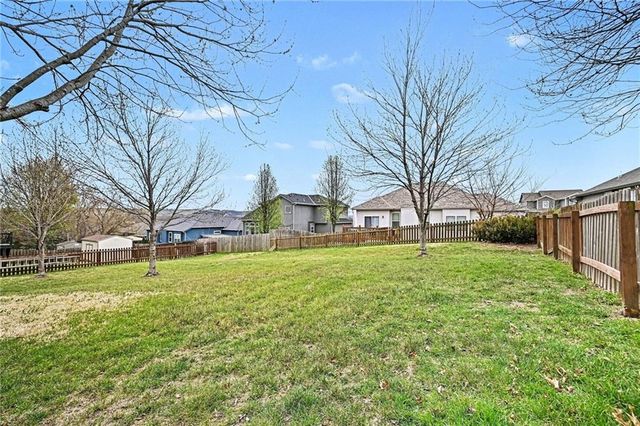 20811 W 48th Street, Shawnee, KS 66218