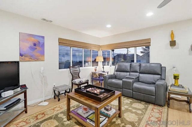 2414 Kathleen Pl, San Diego, CA 92105