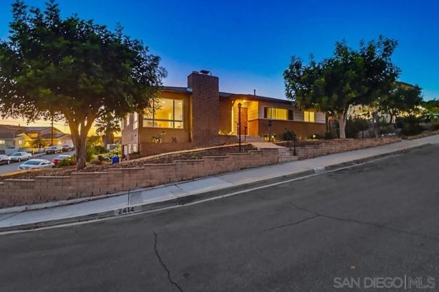 2414 Kathleen Pl, San Diego, CA 92105