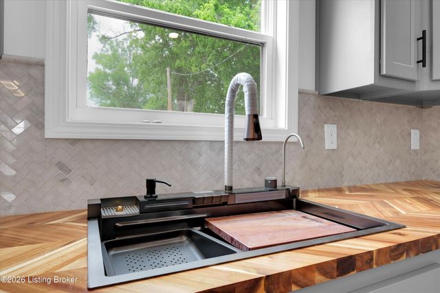 318 S Shawnee Terrace, Louisville, KY 40212