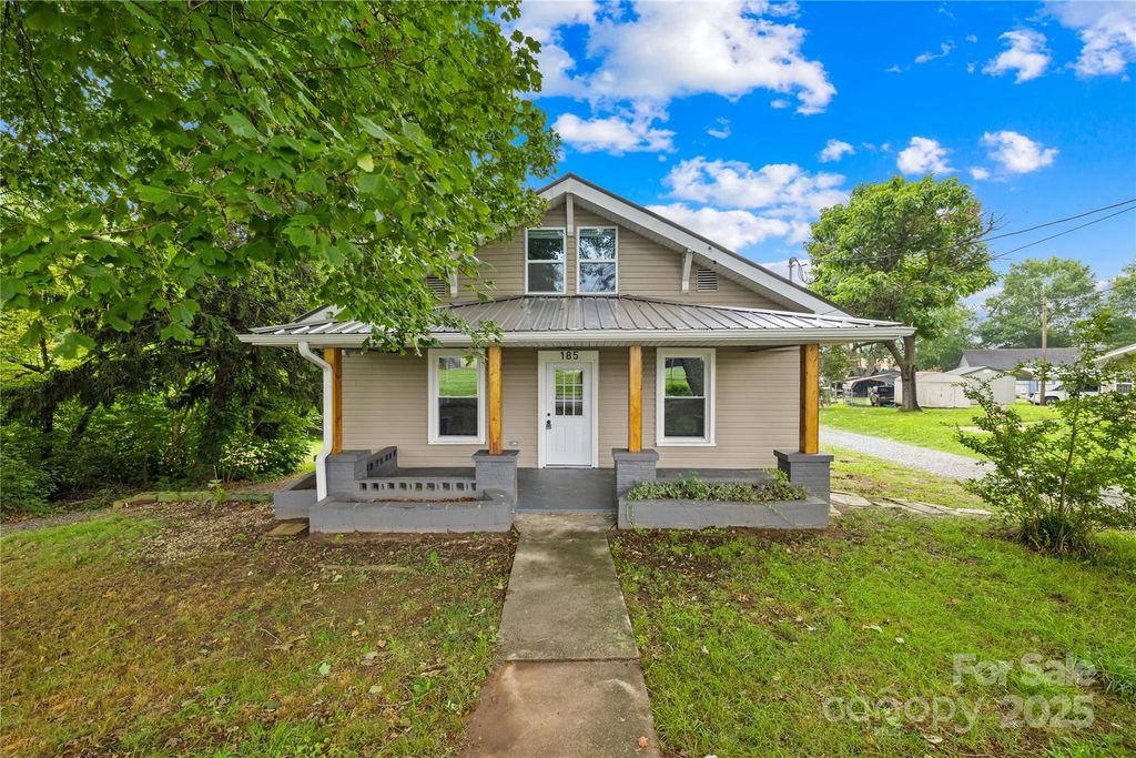 185 17th Street SE, Hickory, NC 28602
