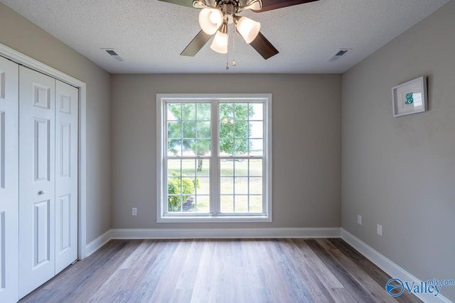 303 Narrow Lane, New Market, AL 35761