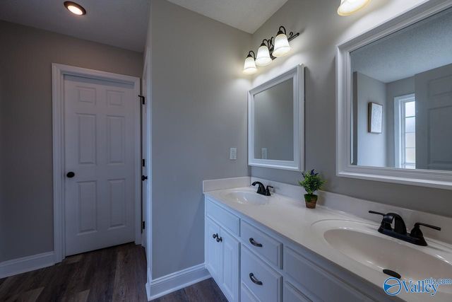 303 Narrow Lane, New Market, AL 35761
