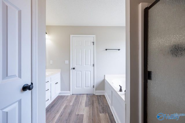 303 Narrow Lane, New Market, AL 35761