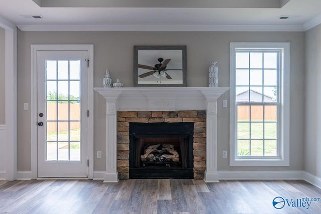 303 Narrow Lane, New Market, AL 35761