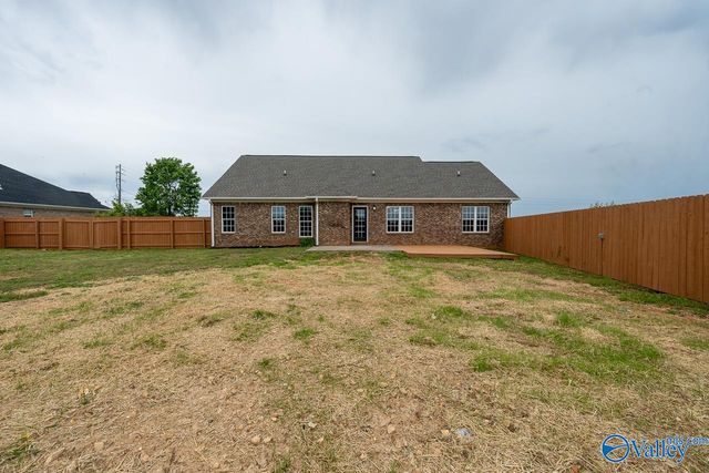 303 Narrow Lane, New Market, AL 35761