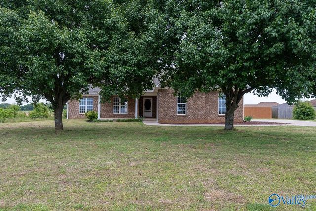303 Narrow Lane, New Market, AL 35761