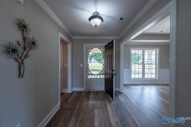 303 Narrow Lane, New Market, AL 35761