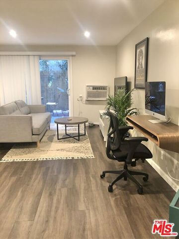 1261 N Laurel Avenue 21, West Hollywood, CA 90046