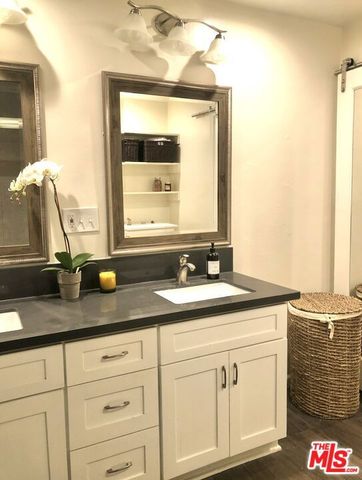 1261 N Laurel Avenue 21, West Hollywood, CA 90046