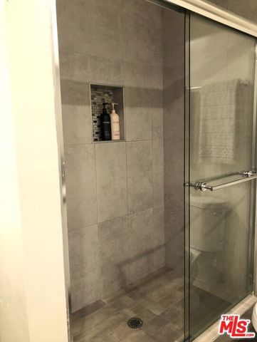 1261 N Laurel Avenue 21, West Hollywood, CA 90046