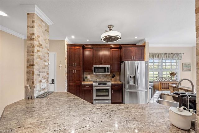 7000 Pinnacle LN 1401, Naples, FL 34110