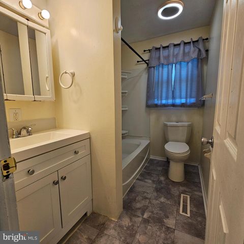 22 PLYMOUTH DR, Marlton, NJ 08053