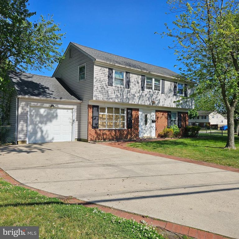 22 PLYMOUTH DR, Marlton, NJ 08053