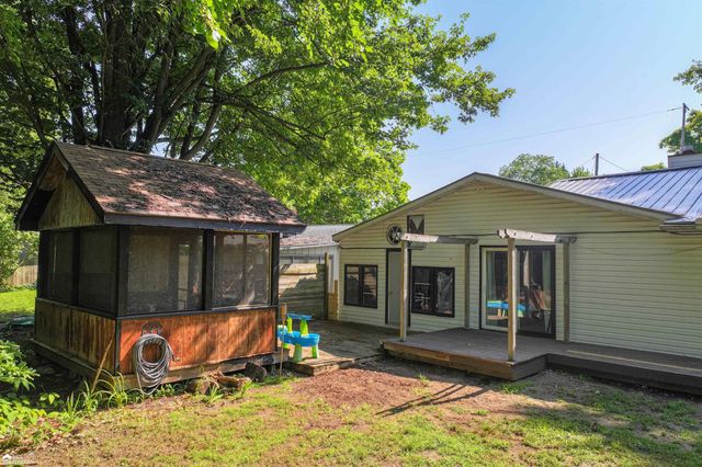 296 S Saginaw Street, Montrose, MI 48457