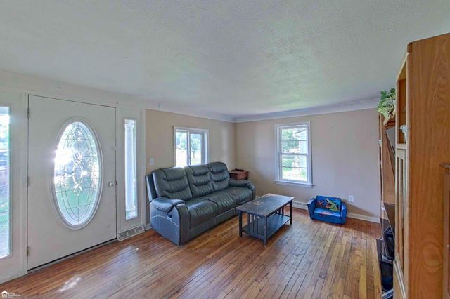 296 S Saginaw Street, Montrose, MI 48457