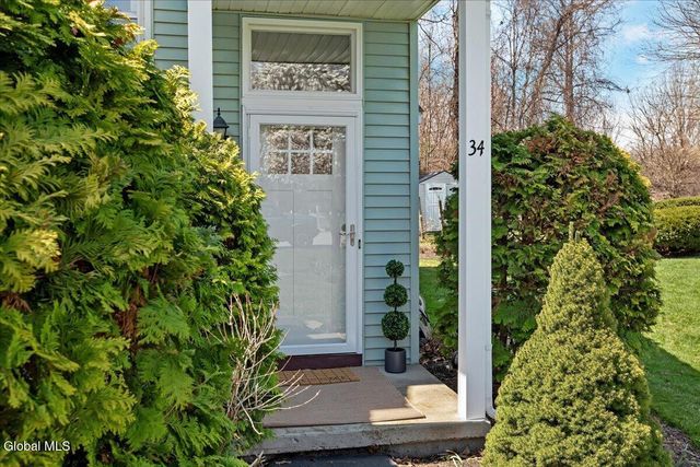 34 Anchor Drive, Halfmoon, NY 12188
