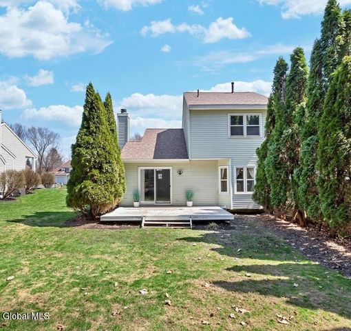 34 Anchor Drive, Halfmoon, NY 12188
