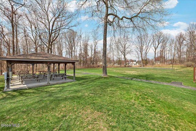 34 Anchor Drive, Halfmoon, NY 12188