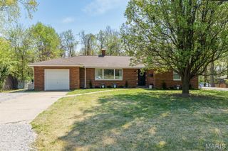 52 Circle Drive, Fairview Heights, IL 62208