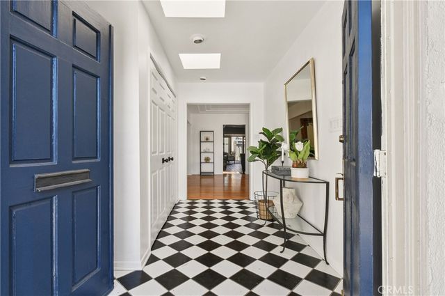 5546 Strohm, North Hollywood, CA 91601