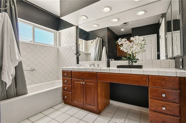 5546 Strohm, North Hollywood, CA 91601
