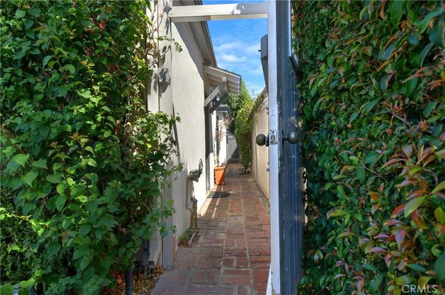 5546 Strohm, North Hollywood, CA 91601