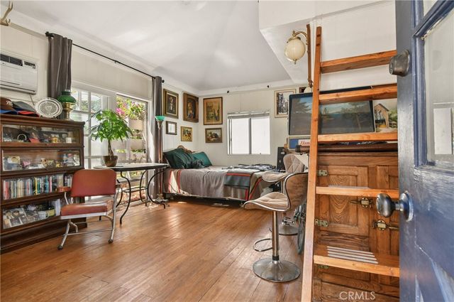 5546 Strohm, North Hollywood, CA 91601