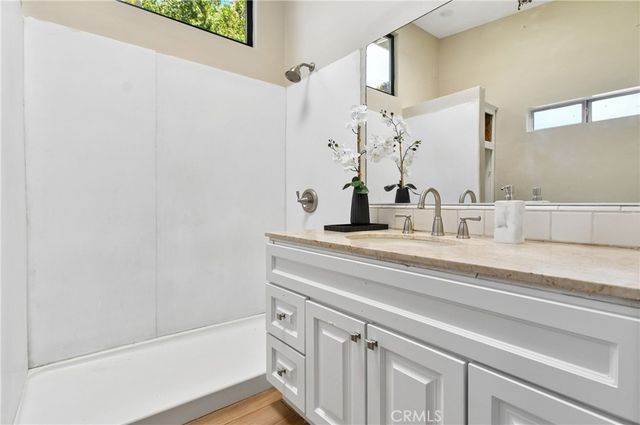5546 Strohm, North Hollywood, CA 91601