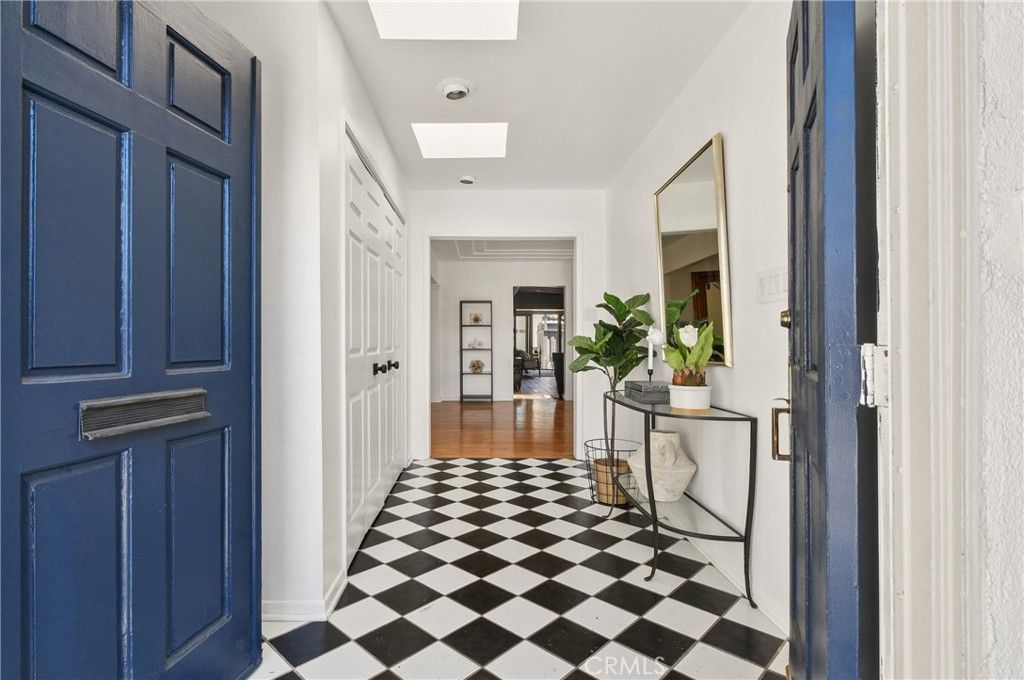 5546 Strohm, North Hollywood, CA 91601 — photo 3