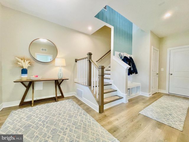 1470 MEADOWLARK GLEN RD, Dumfries, VA 22026