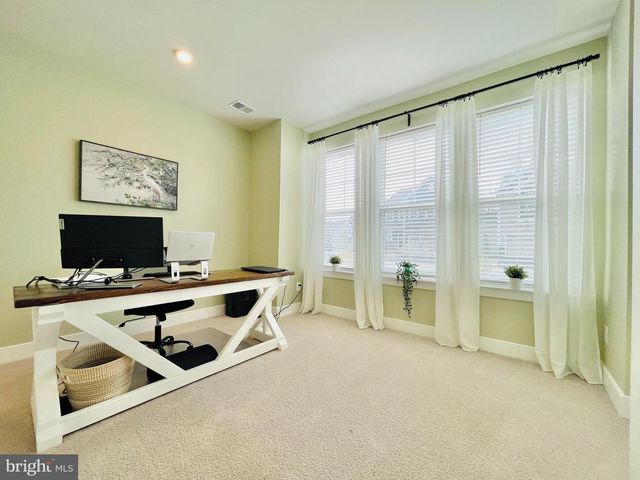 1470 MEADOWLARK GLEN RD, Dumfries, VA 22026