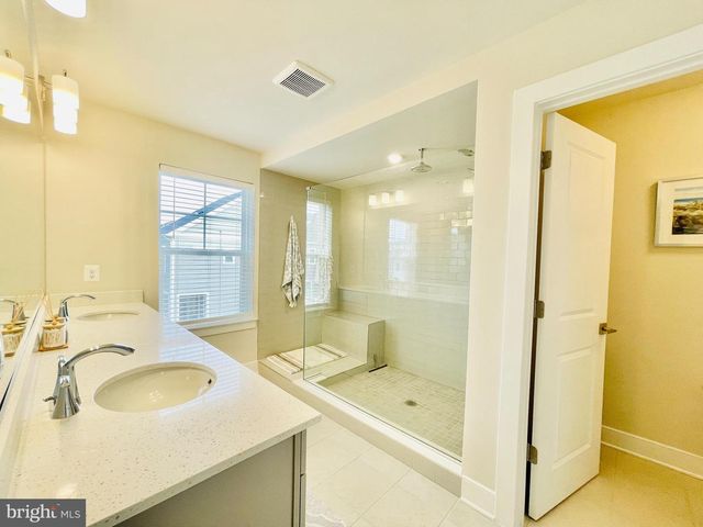 1470 MEADOWLARK GLEN RD, Dumfries, VA 22026