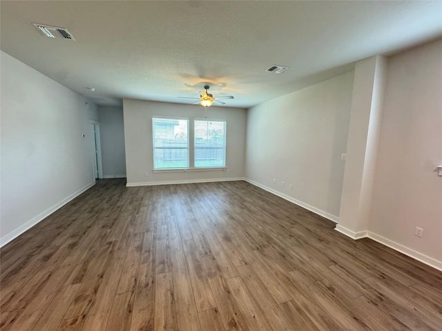 78 Hereford LOOP, Hutto, TX 78634