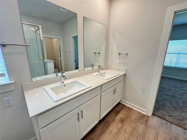 78 Hereford LOOP, Hutto, TX 78634