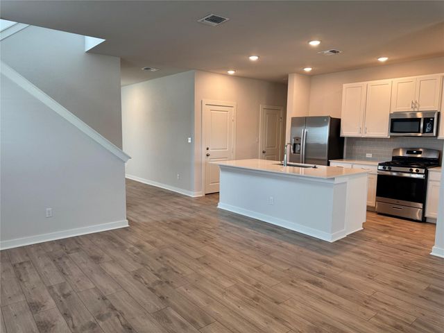 78 Hereford LOOP, Hutto, TX 78634