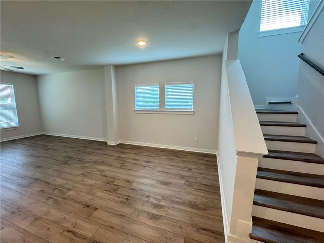 78 Hereford LOOP, Hutto, TX 78634