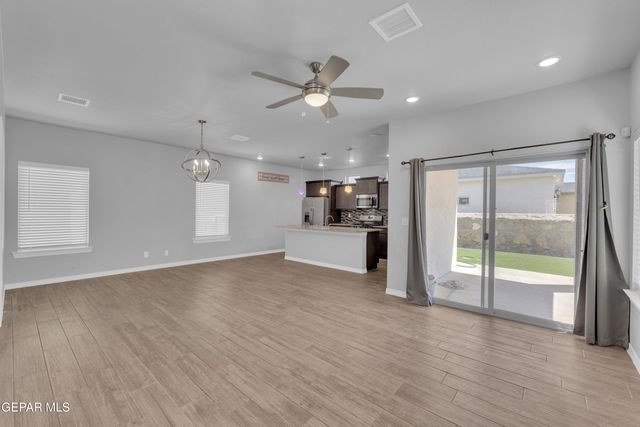 1076 Haper Court, El Paso, TX 79932