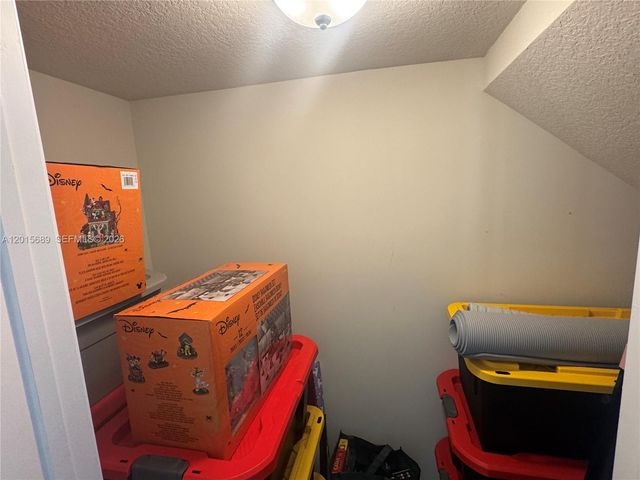 2162 Appleton Circle N, Oakland Park, FL 33309