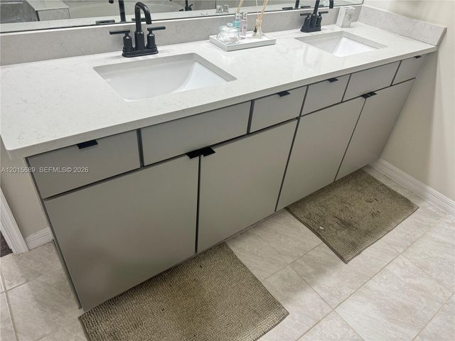 2162 Appleton Circle N, Oakland Park, FL 33309