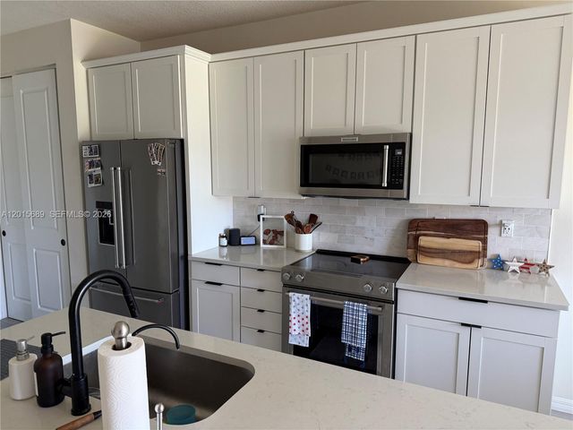 2162 Appleton Circle N, Oakland Park, FL 33309