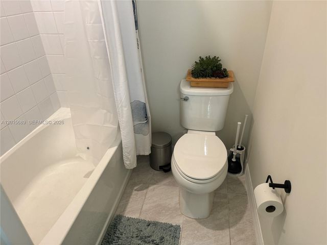 2162 Appleton Circle N, Oakland Park, FL 33309