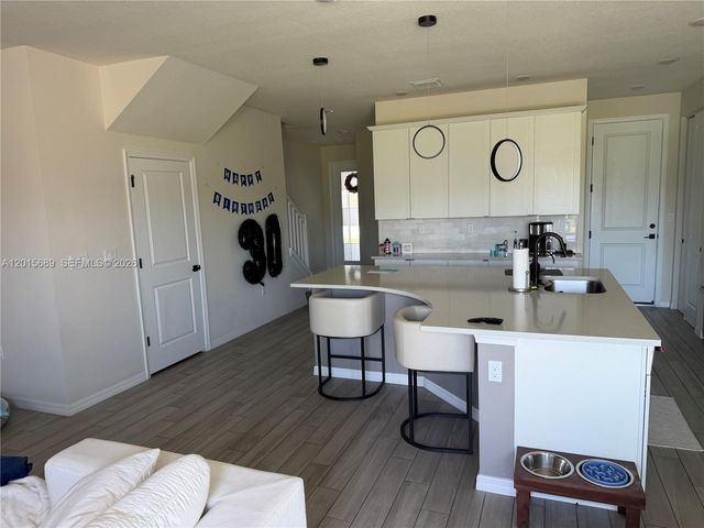 2162 Appleton Circle N, Oakland Park, FL 33309