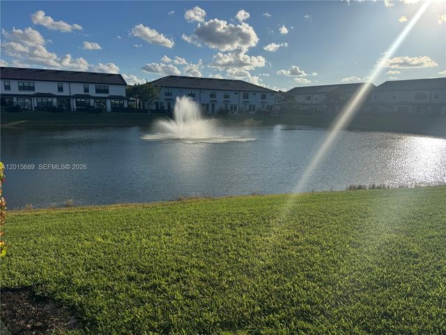 2162 Appleton Circle N, Oakland Park, FL 33309