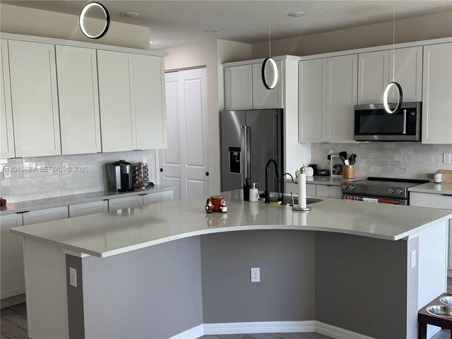 2162 Appleton Circle N, Oakland Park, FL 33309