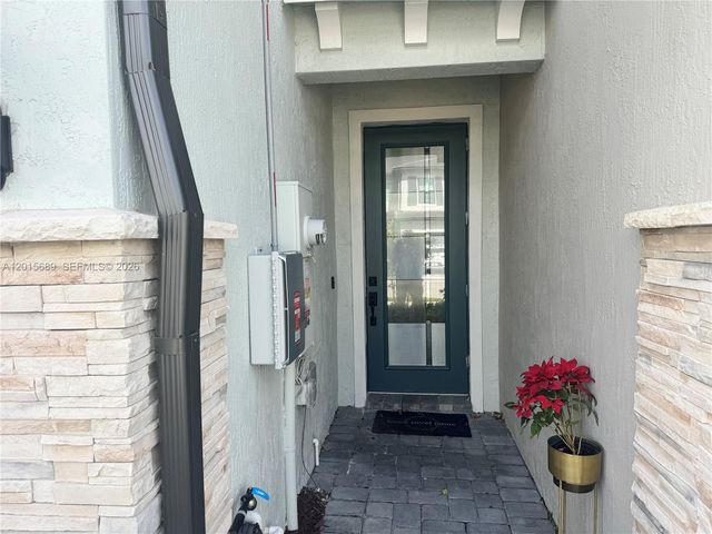 2162 Appleton Circle N, Oakland Park, FL 33309